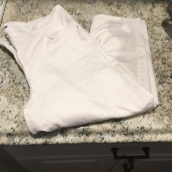 HP #106🎉🎉🎉 Crop white capris US Sz 16 by M&S - Picture 4 of 7